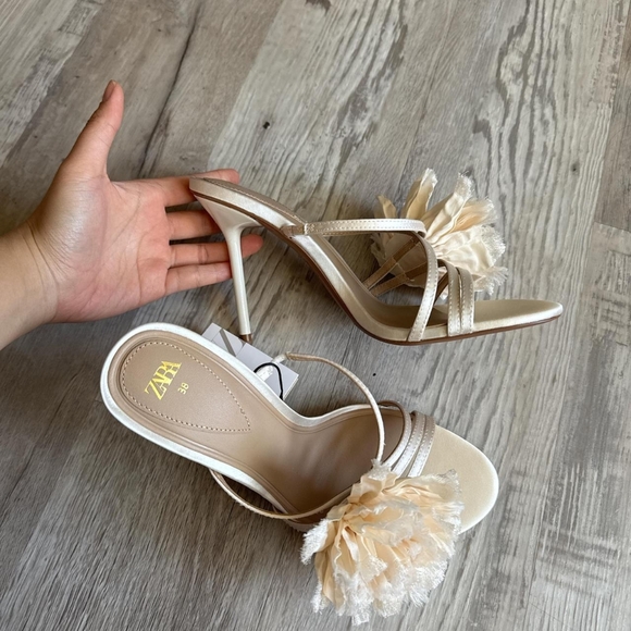Zara White and Cream Flower Stiletto Heeled Sandals - Picture 6 of 8